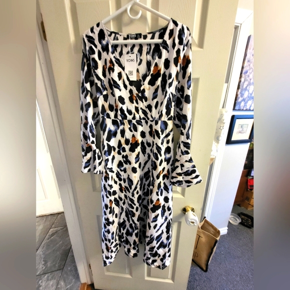 Dress - Picture 1 of 2